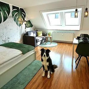 Homely Serenity Greens - Stylisch Studio-apartment With Kitchen - 10 Min To Station, Pet Friendly Germania
